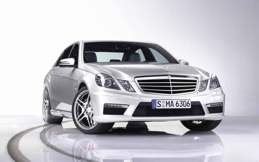  Mercedes-Benz E63 AMG 2010 года  (фото 11 из 57)